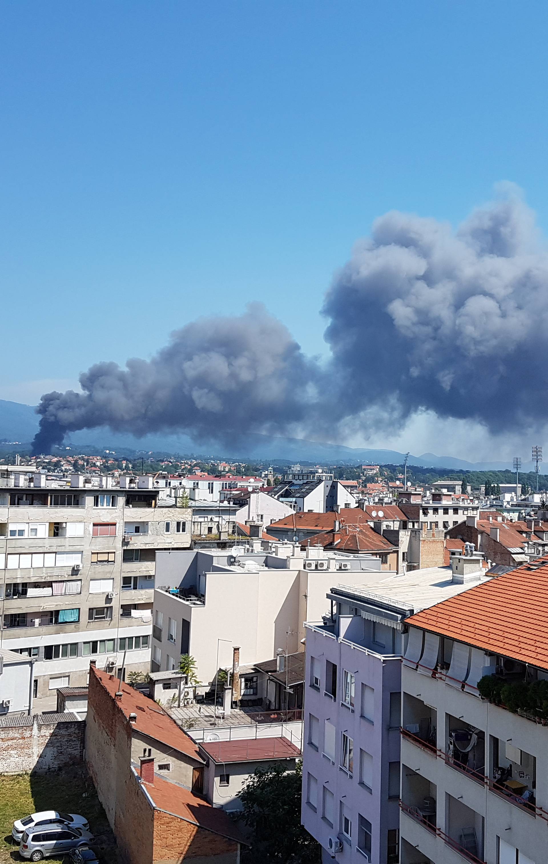 Četvero kolabiralo: Vatrogasci u borbi s vatrom i dehidracijom