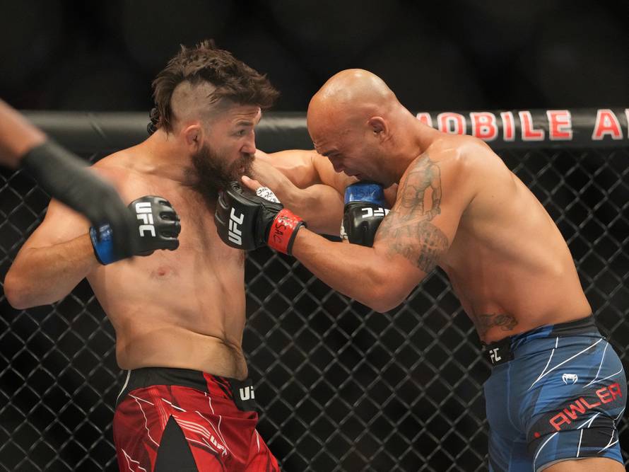 MMA: UFC 276-Lawler vs Barberena