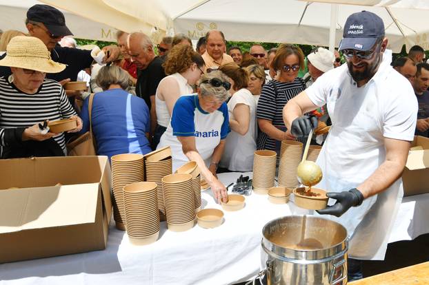 Skradin: Tradicionalna podjela graha na Skradinskom buku