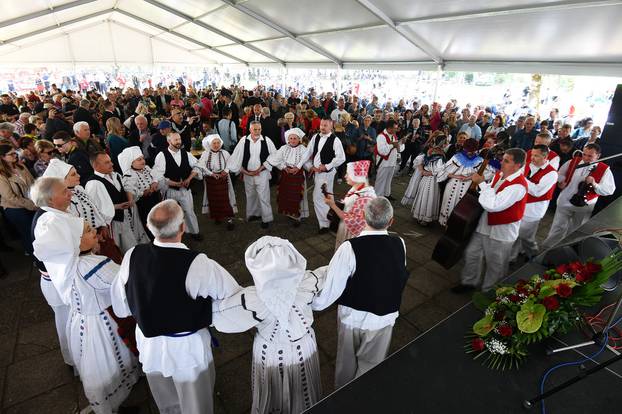 Zoran Milanović sudjelovao je na tradicionalnoj proslavi praznika rada na varaždinskom izletištu