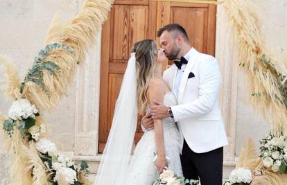 Ecija Ivušić i Goran Belošević objavili prve fotke s vjenčanja