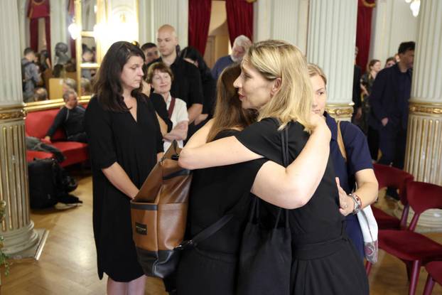 Zagreb: Održana komemoracija za filmskog redatelja Zrinka Ogrestu