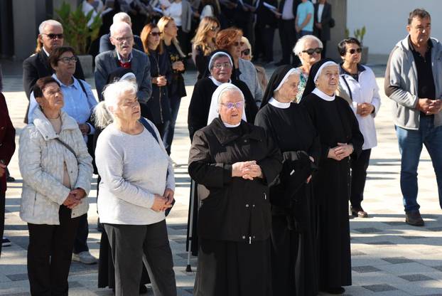 Šibenik: Na blagdan Svih svetih misno slavlje predvodio je mons. Tomislav Rogi?