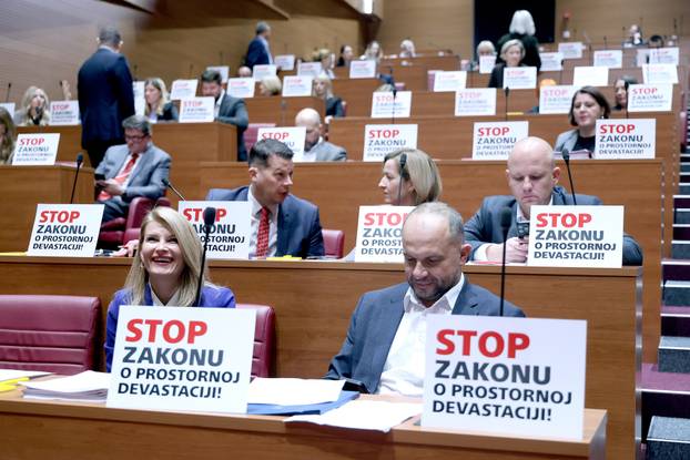 Zagreb: Sabor glasovao o raspravljenim točkama dnevnog reda