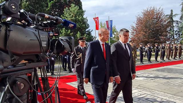 Erdogana, koji u Turskoj zatvara novinare i vrši teror, dočekao sigurnosni spektakl u Hrvatskoj