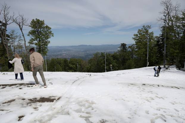 Zagreb: Sljeme prekrio snijeg