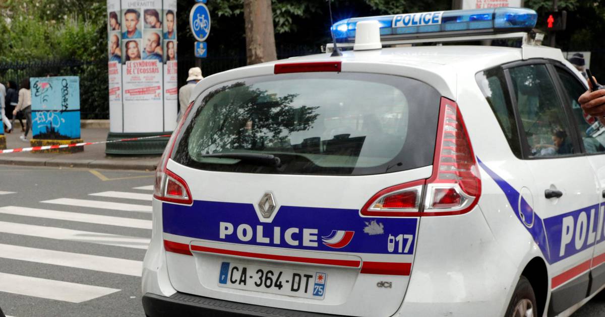 Knife Attack in Central Paris: One Fatality, One Injured, Attacker in Custody