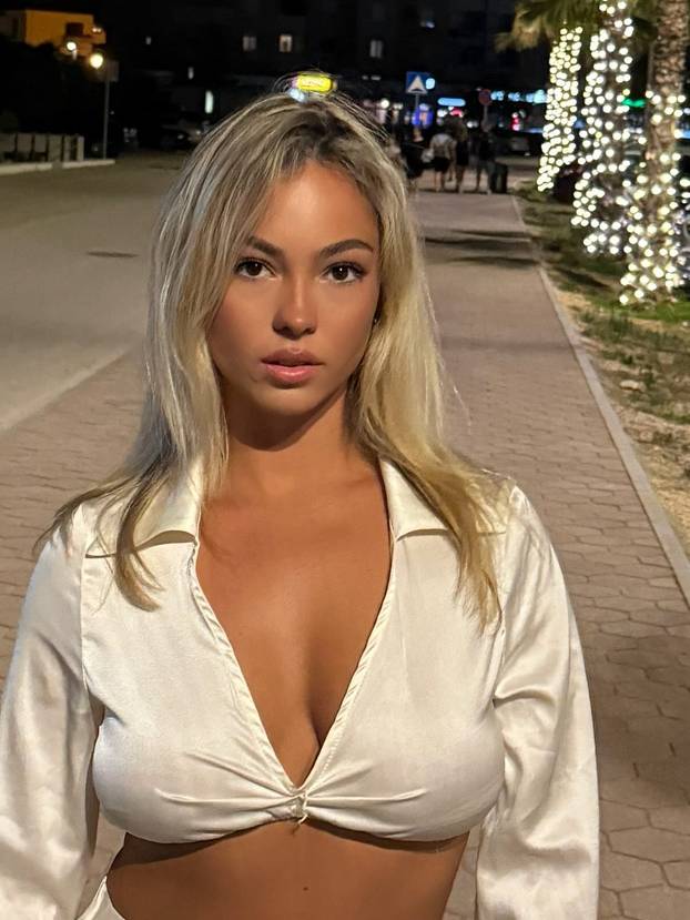 FOTO Evo tko je ljepotica s Opus Arene: Ponosna je Slavonka, na mrežama ju prati tisuće ljudi...