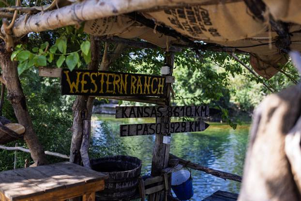 Čapljina: Tihomir Sušac ozgradio indijansko-kaubojski ranč