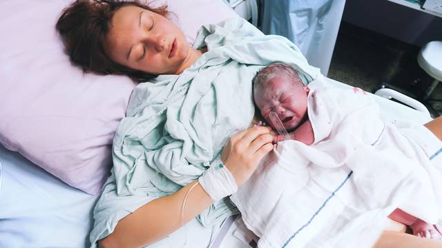 Drhtanje nakon porođaja tijelo oslobađa od nakupljenog stresa