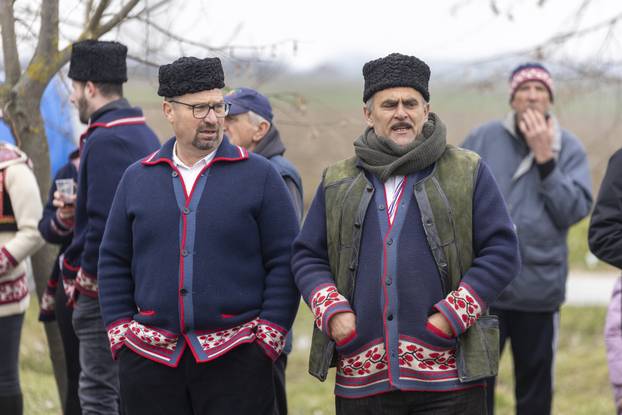Đakovački bušari – pokladno jahanje u Širokom Polju