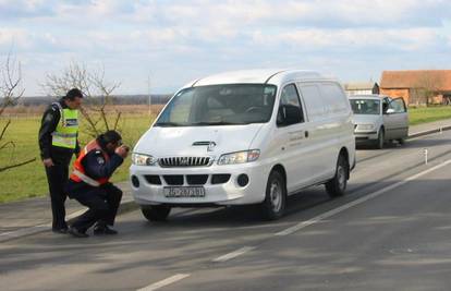 Kutina: Autom udario dvije djevojčice (6) na cesti 