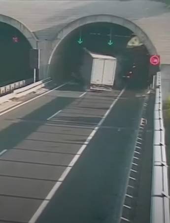 Snimka nesreće kod Maribora! 'U tunelu je bilo 800°C . Bojali smo se da su ljudi zarobljeni'