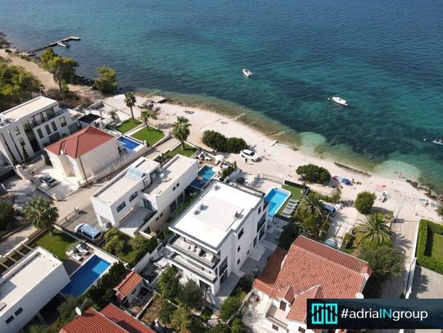 FOTO Ima konobu s vinom i dva bazena: Vila na Čiovu prodaje se za čak šest milijuna eura