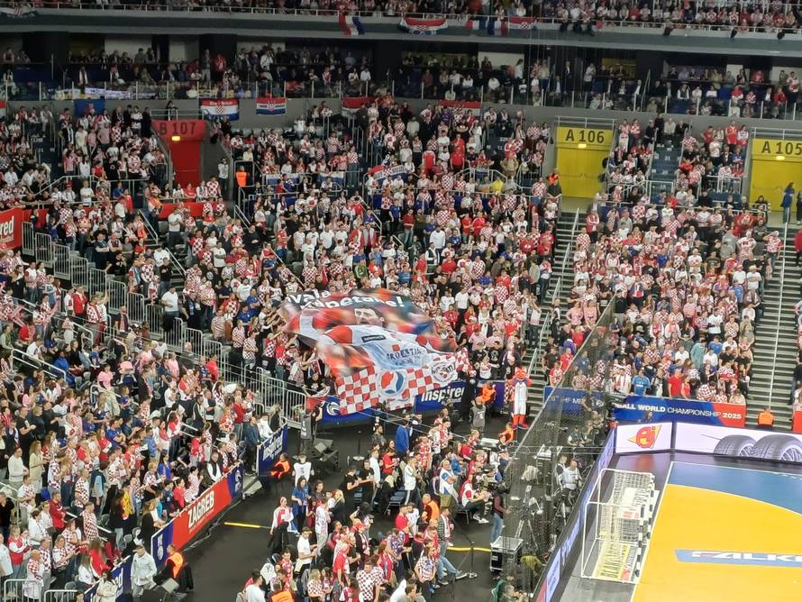 FOTO Hvala, kapetane! Navijači Duvnjaku podignuli transparent