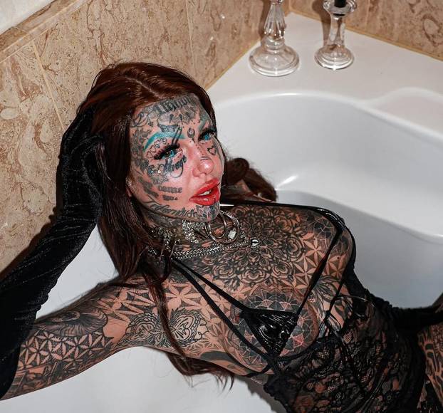 FOTO Istetovirala je 98% tijela i spiskala 200.000 €. Objavila je kako je izgledala: 'Bila si miss!'