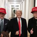 Trump objavio fotku s Muskom i Carlsonom, sprdaju ih: 'Ovo upravo želim vidjeti u cirkusu...'
