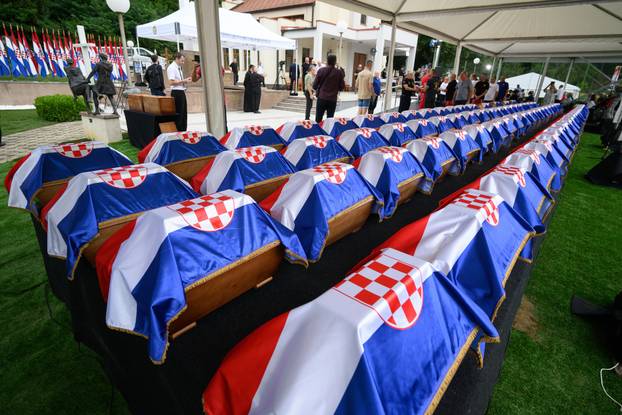 Komemoracija u povodu pokopa 500 hrvatskih žrtava u Donjem Maclju