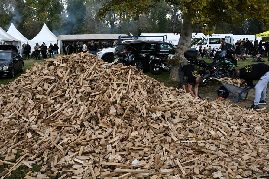 Drama u Slavonskom Brodu: 'Umjesto pečenke, na ražanj smo stavili janjca. I tunu...'