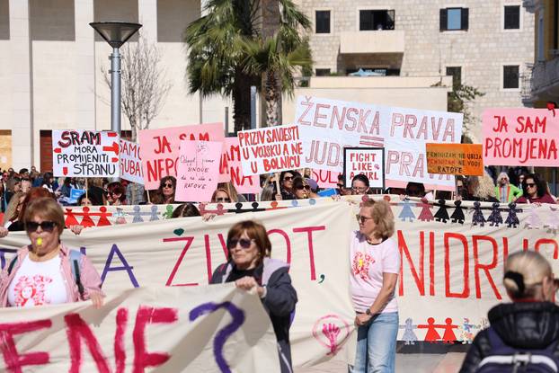 Split: Jubilarni 10. Marš za prava žena, u organizaciji udruge za ženska prava "Domine" i inicijative "Žene Splita"