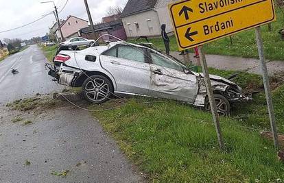 Vozio je 150 km/h?! Triput brže od dopuštenog, zabio se u stup pa ogradu i poginuo na mjestu