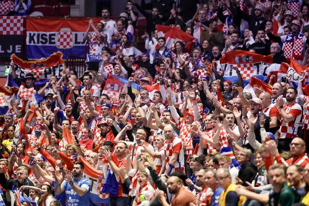 Malmo: Navijači Hrvatske i Mađarske na rukometnoj utakmici EHF prvenstva