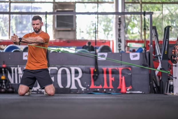 Zagreb: Fitness trener Damir Senjić