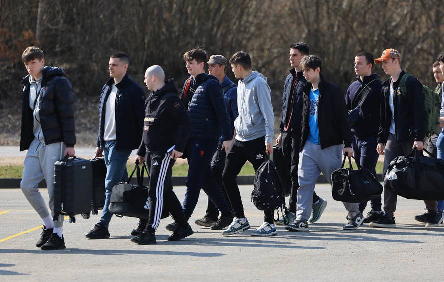 Ministar Anušić i general Kundid na prvom danu TVO-a na Slunju