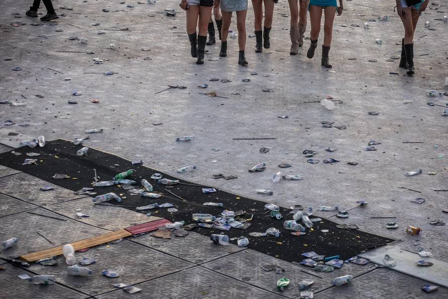 Split -  Smece nakon zavrsetka prve veceri Ultra Festivala. 