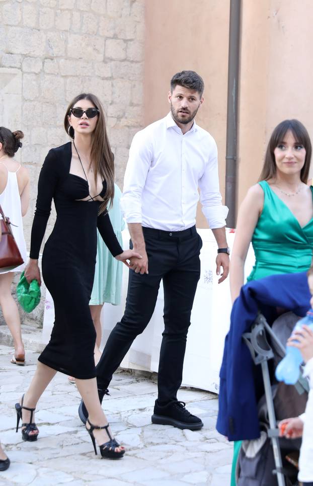 Dubrovnik: Poznati na vjenčanju Adriane i Duje Ćalete-Cara