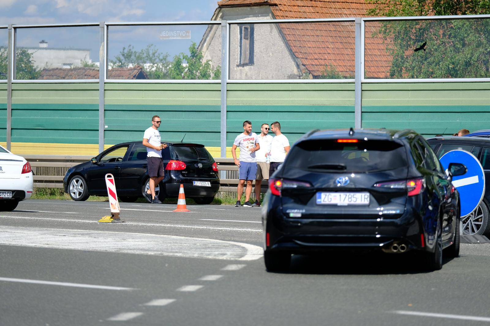 Dolazak Torcide na naplatnim postajama Lučko