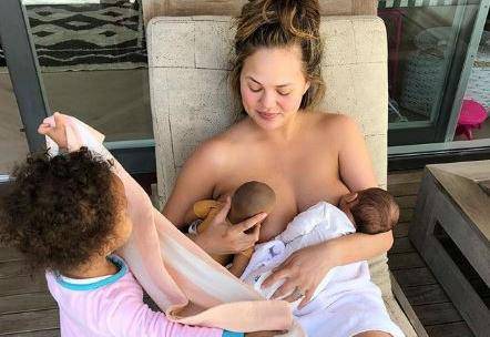 Chrissy Teigen: Dojim i kćerinu lutku, pa sada imam blizance