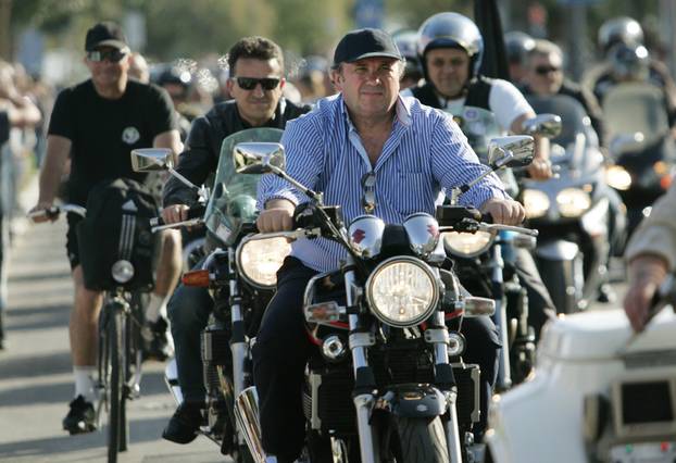 Split: Željko Kerum na ?elu kolone motocikala i oldtimera nakon otvorenja zapadne obale