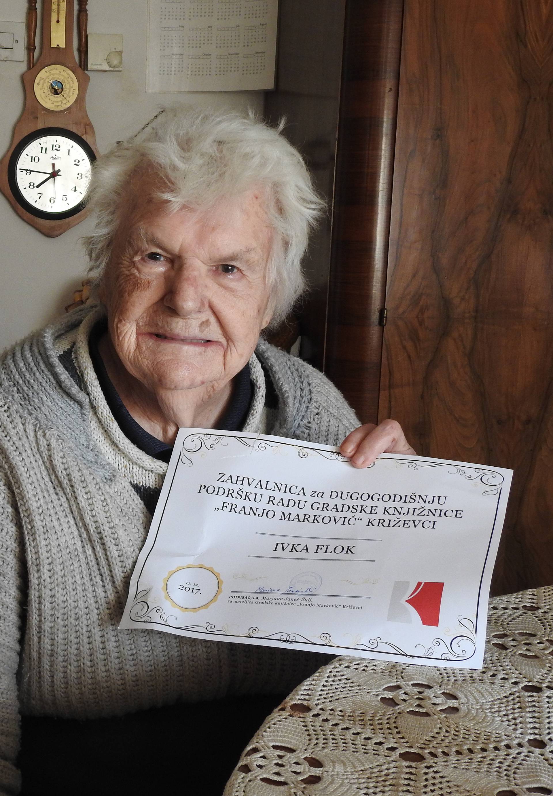 Baka Ivka i sa 92 godine kaže da svaki tjedan pročita knjigu
