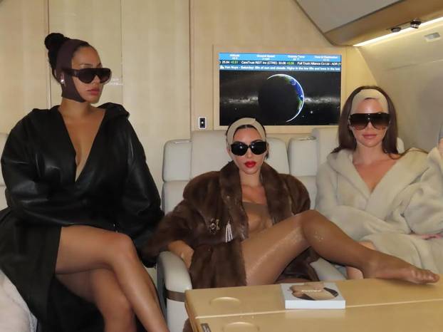 Kim Kardashian u donjem rublju u avionu: Svojim je odjevnim kombinacijama šokirala i ranije