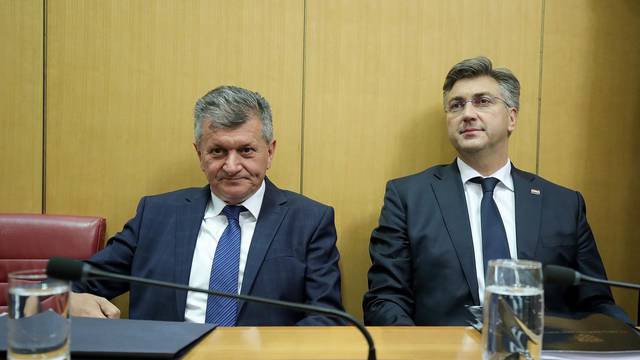 Zagreb: Rasparava o povjerenju ministru zdravstva Milanu KujundÅ¾iÄu