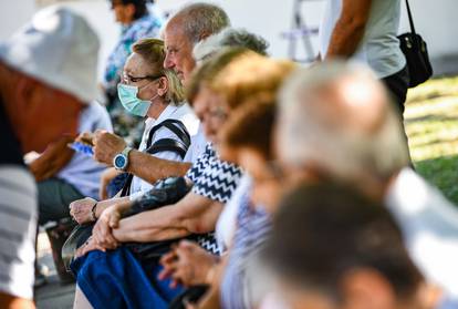 Blagdan u Stenjevcu: Građani na misnom slavlju i proštenju