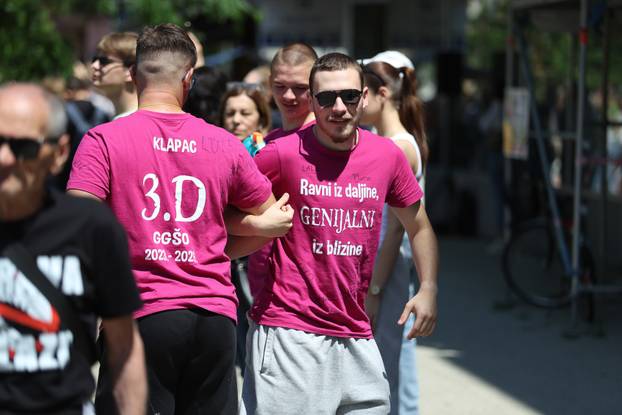 Osijek: Još jedna generacija je otplesala quadrillu u centru grada