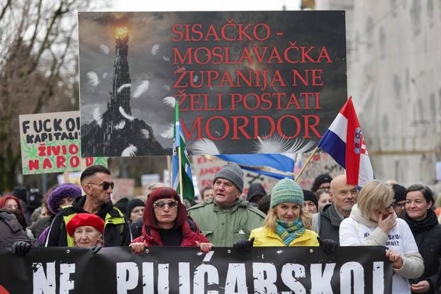 Zagreb: Prosvjed protiv kompleksa industrijskih megafarmi i klaonica peradi u Sisačko-moslavačkoj županiji