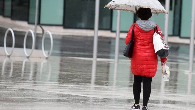 Šibenik: Kišno prijepodne na gradskim ulicama