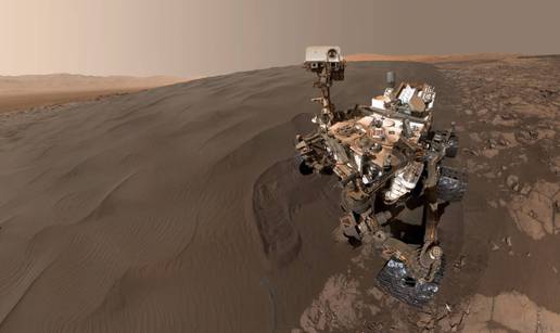 Selfie majstor: Rover Curiosity našao vremena za sjajnu fotku