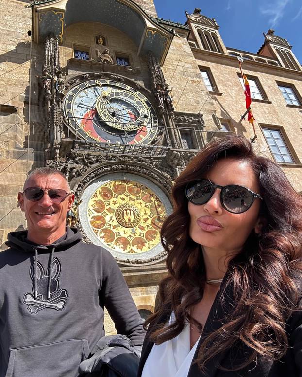 FOTO Boksački as Stipe Drviš u zagrljaju 10 godina mlađe: 'Svi gledaju samo u jagode, zar ne?'