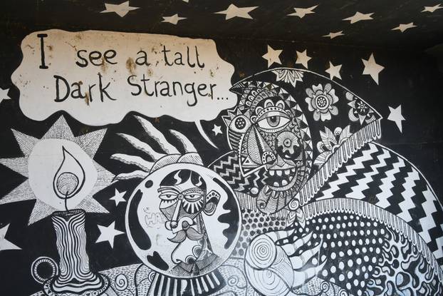 Bjelovar: Murali na pročelju sportske dvorane Srednje škole