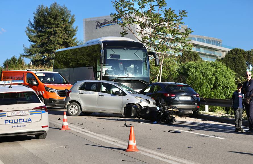 Split: Sudarili se motocikl i osobni automobil