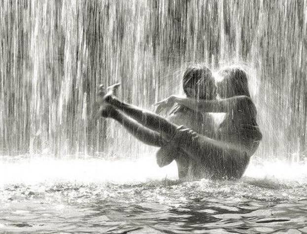 Seks u vodi: Evo što trebate znati prije nego krenete u akciju