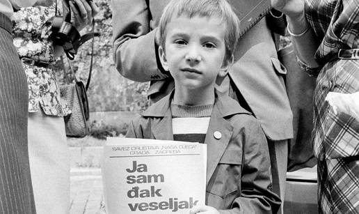 FOTO 'Ja sam &dstrok;ak veseljak': Evo kako je izgledao prvi dan &scaron;kole daleke 1979. godine