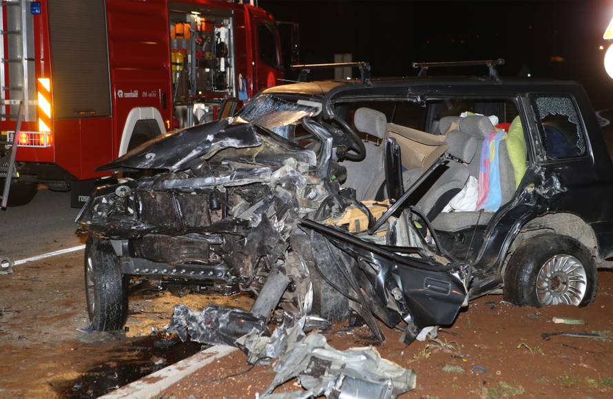 Dugopolje: Jedan mrtav, jedan kritično u stravičnoj nesreći