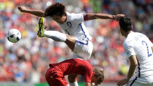 Football Soccer - Czech Republic v South Korea - International Friendly