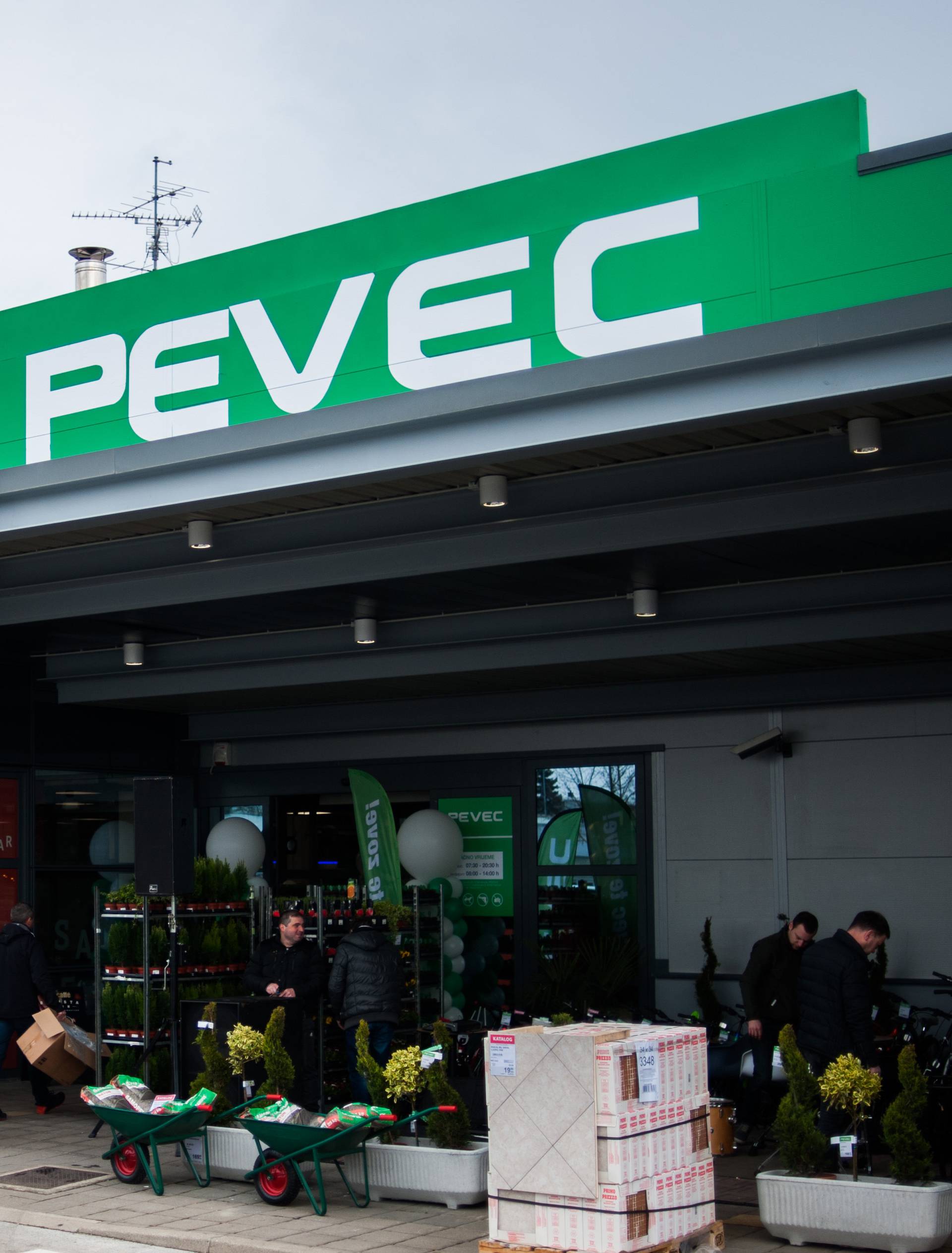 Otvoren prodajni centar Peveca u Čakovcu: Uloženo 30 milijuna kuna