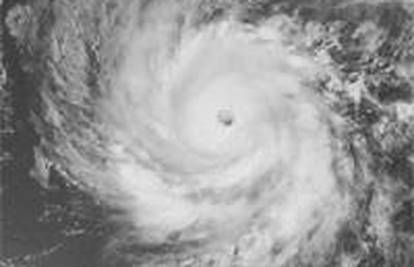 Havajima prijeti Felicija: Uragan juri sa 220 na sat